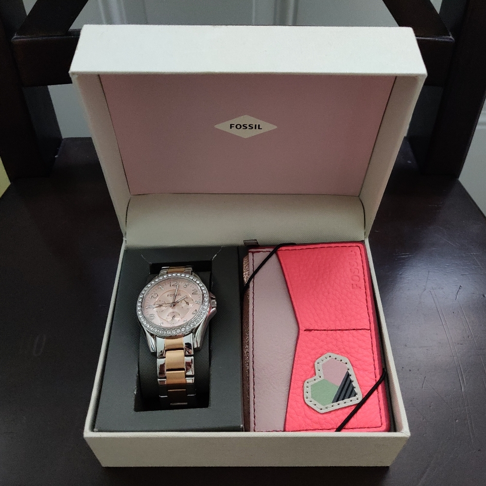 🌸 Fossil Rose Gold and Silver Riley Watch Set